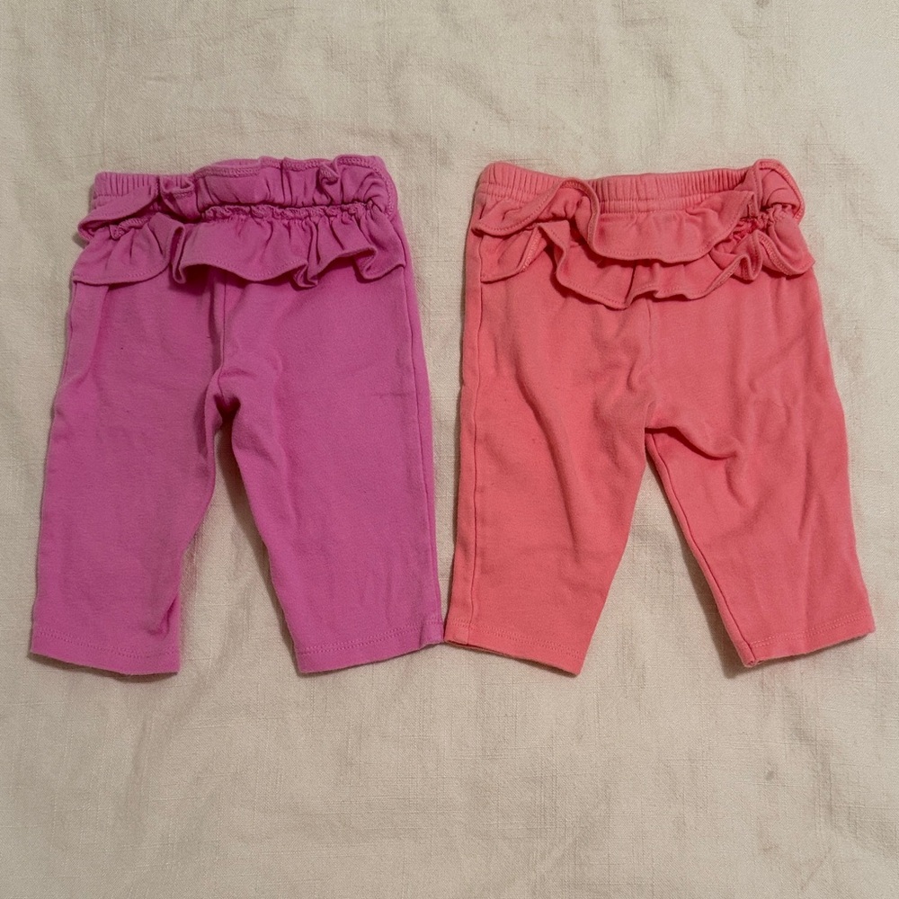 Adorable Ruffle back pants 0-3 months - Coral and Lavender
